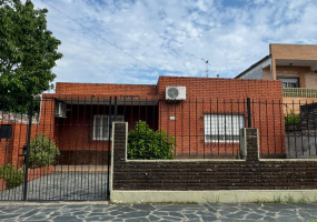 Gandolfo 2868, 2 Habitaciones Habitaciones, ,1 BañoBaño,Casa,Venta,Gandolfo 2868,1915 Gandolfo 2868, 2 Habitaciones Habitaciones, ,1 BañoBaño,Casa,Venta,Gandolfo 2868,1915